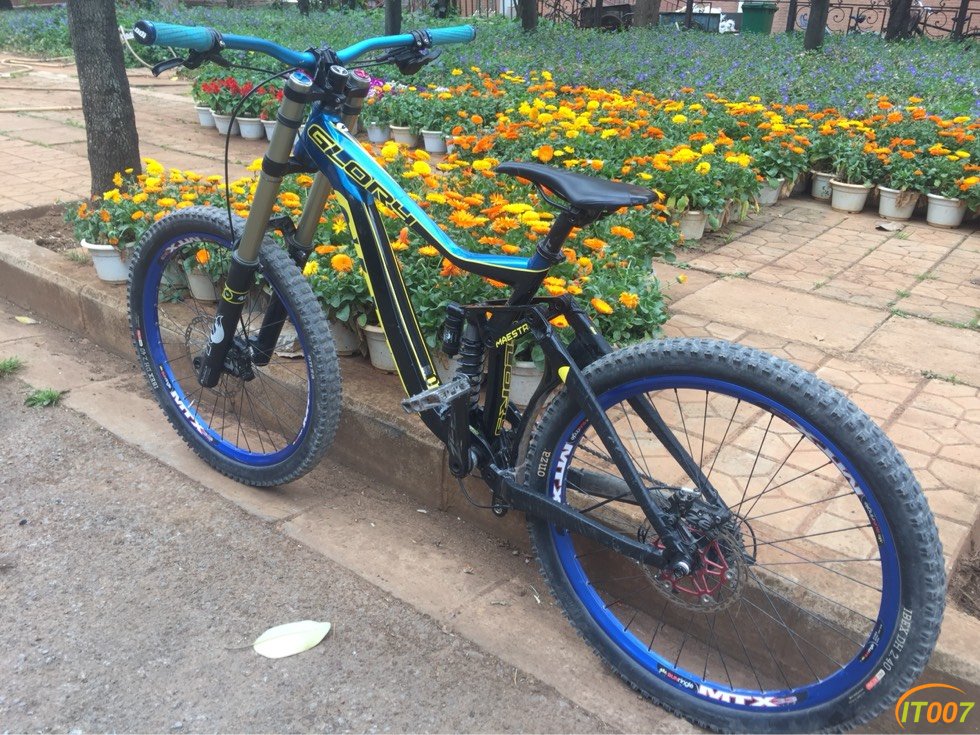 7998出个原价19980的捷安特glory速降车青峰电动车