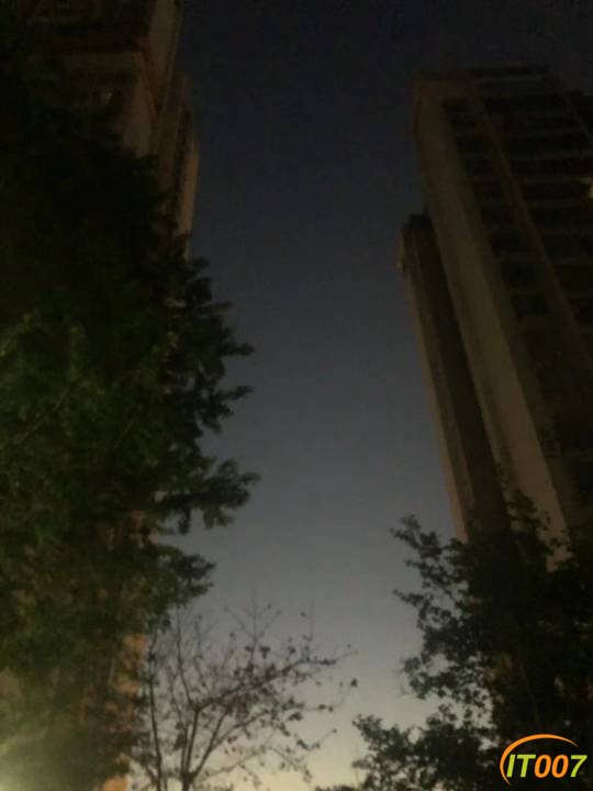 075129h27zze5zhf555e74.jpg