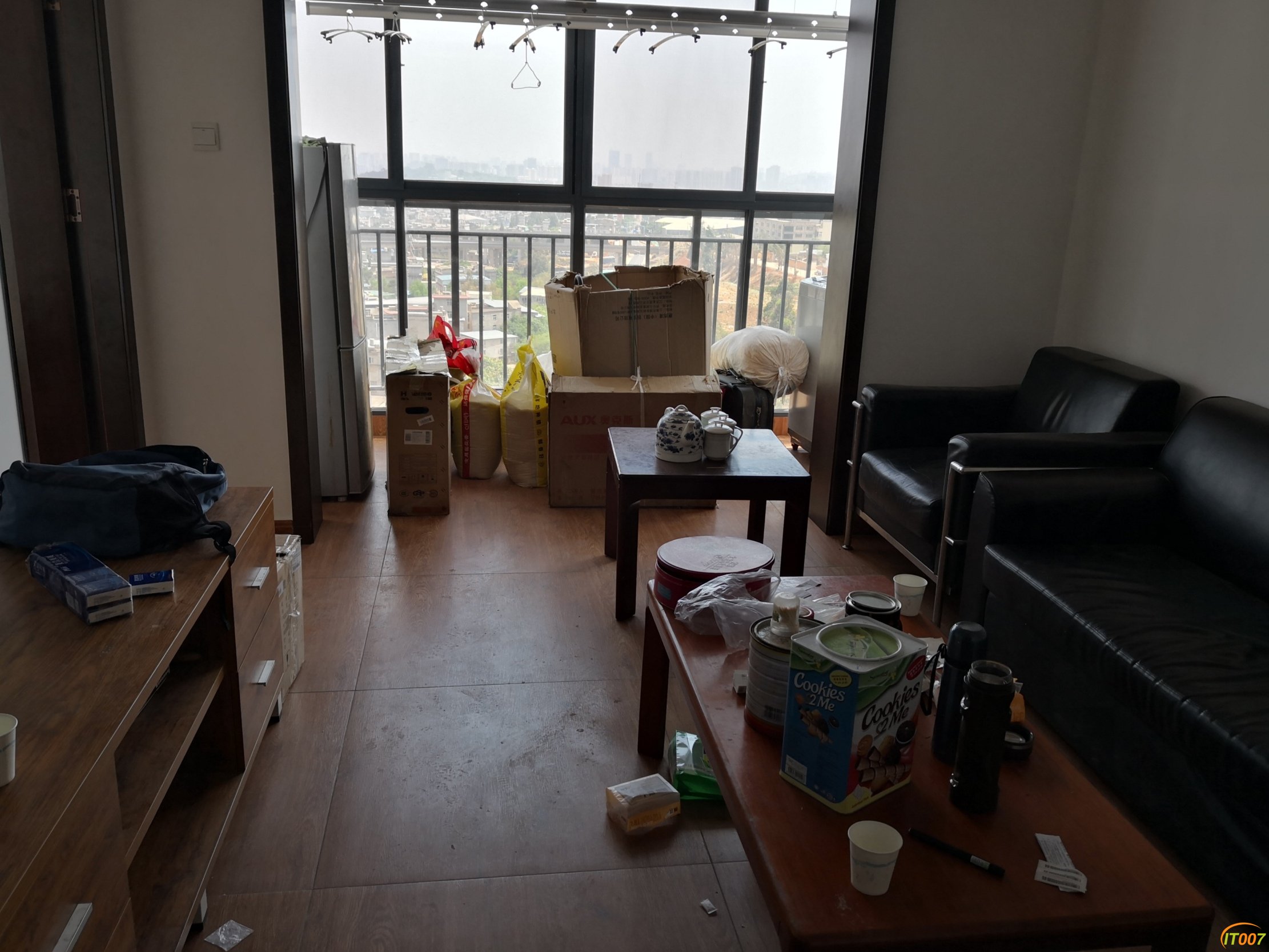 客厅宽敞