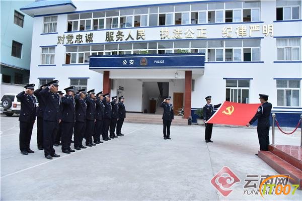 新中国成立70周年这一天 他们在坚守-3.jpg