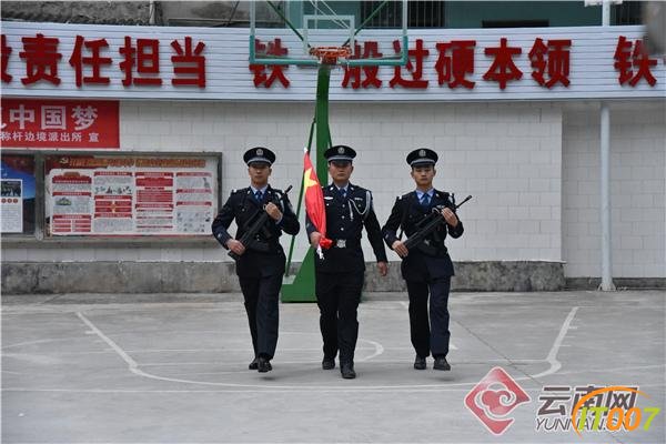 新中国成立70周年这一天 他们在坚守-2.jpg