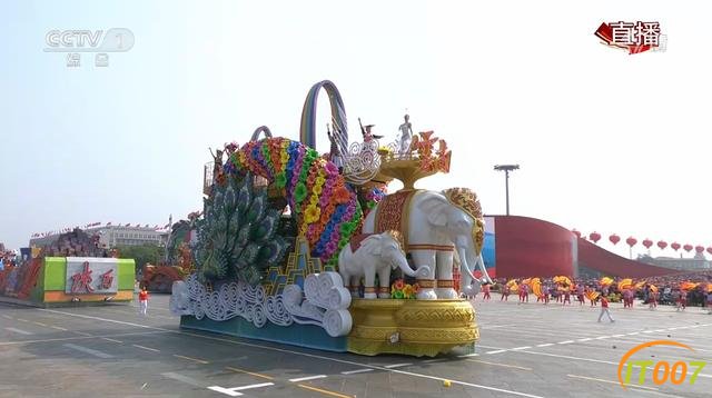 云南彩车：7天行程2800公里进京-1.jpg