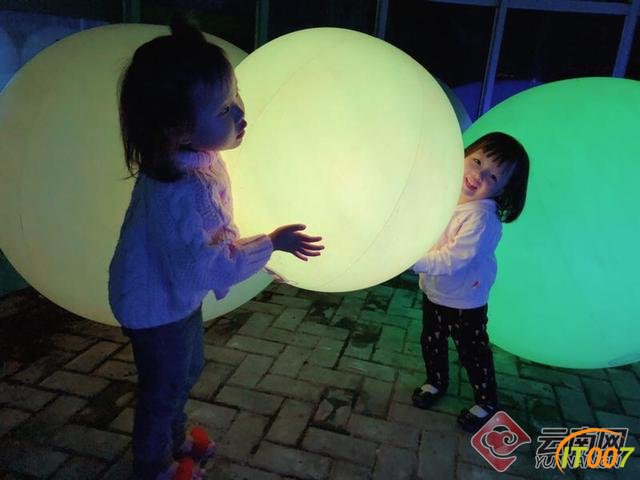 昆明大观公园推国庆主题夜游 好看好吃好玩等你来-2.jpg