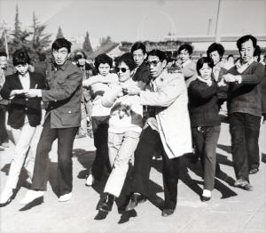 昆明人生活变迁70年图记之一：衣被群生-3.jpg