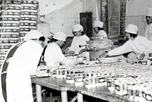 昆明人生活变迁70年图记之二：食为民天-3.jpg