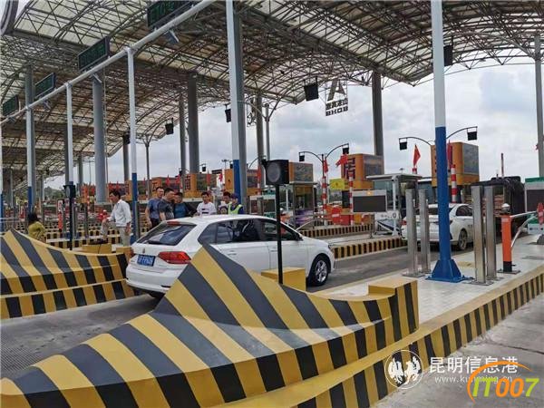 昆明机场高速车道改造进入尾声 未安装ETC设备将影响通行速度-3.jpg