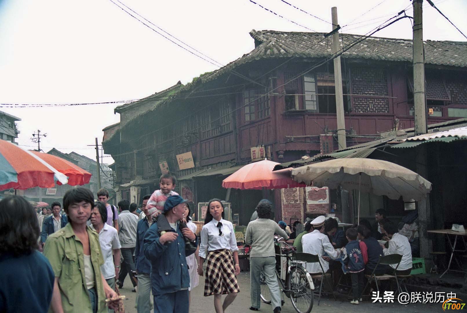 1987年的昆明，罕见街拍老照片，属于昆明人的日常生活记忆-5.jpg