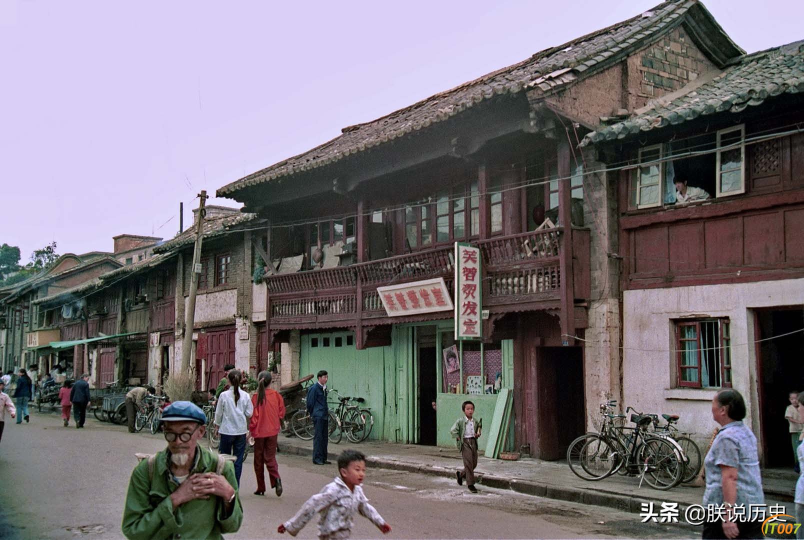 1987年的昆明，罕见街拍老照片，属于昆明人的日常生活记忆-7.jpg
