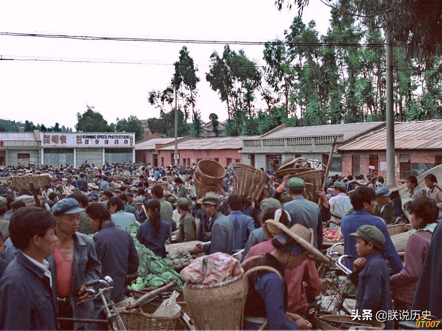 1987年的昆明，罕见街拍老照片，属于昆明人的日常生活记忆-11.jpg