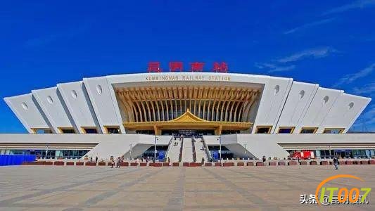 昆明地铁4号线首列车正式下线明年开通运营，沿线发展不可估量-3.jpg