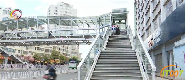 通透、开放、美观！昆明这两座人行天桥竣工验收，方便市民出行-5.jpg
