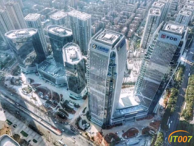 昆明西市区，房价已经突破1万5，告别了价格洼池-3.jpg