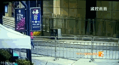 女子：肚子实在太疼！内急！遇保安强行拉手：“真不好意思，不能让你进去！”-11.jpg
