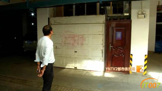 这是什么操作？业主自己把小区停车位改成了车库……-5.jpg