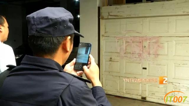 这是什么操作？业主自己把小区停车位改成了车库……-7.jpg