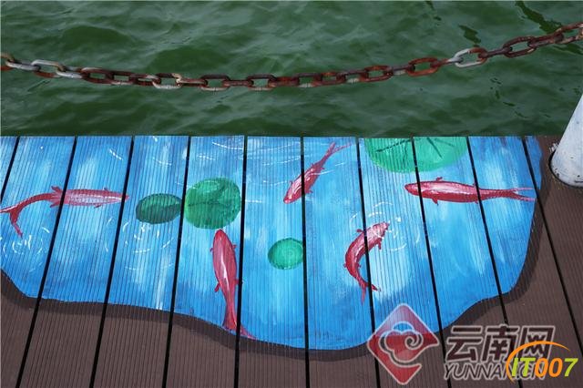 昆明海埂公园添新景：天水一色玻璃栈道-6.jpg