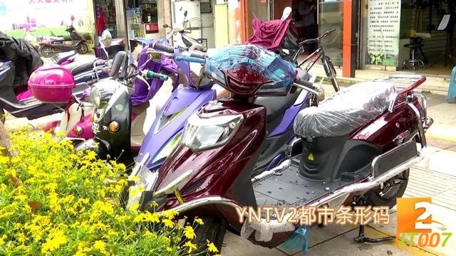 爆胎路遇“热心人”可提供换轮胎服务？原是兜售劣质轮胎新骗局，小心被骗-3.jpg