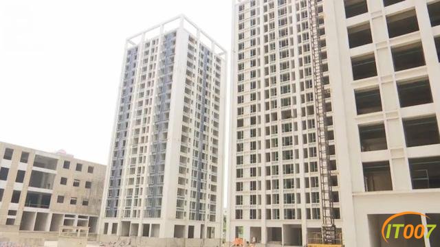 非住不可，已经没有地方住了！烂尾楼的“硬核”住户们无视搬离告知书，这其中带着多少无奈和心酸-1.jpg
