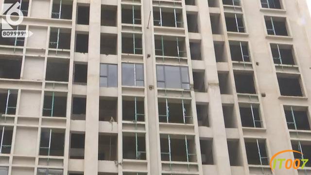 非住不可，已经没有地方住了！烂尾楼的“硬核”住户们无视搬离告知书，这其中带着多少无奈和心酸-5.jpg