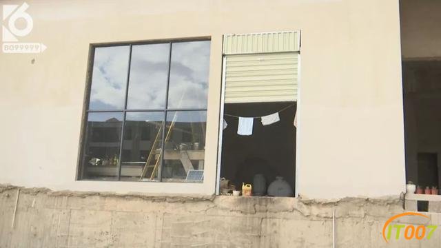 非住不可，已经没有地方住了！烂尾楼的“硬核”住户们无视搬离告知书，这其中带着多少无奈和心酸-16.jpg