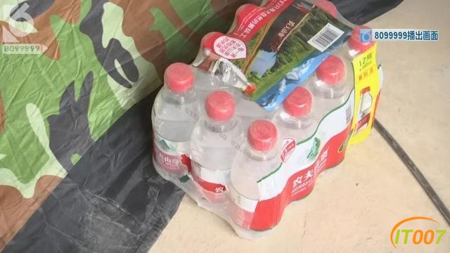 非住不可，已经没有地方住了！烂尾楼的“硬核”住户们无视搬离告知书，这其中带着多少无奈和心酸-20.jpg