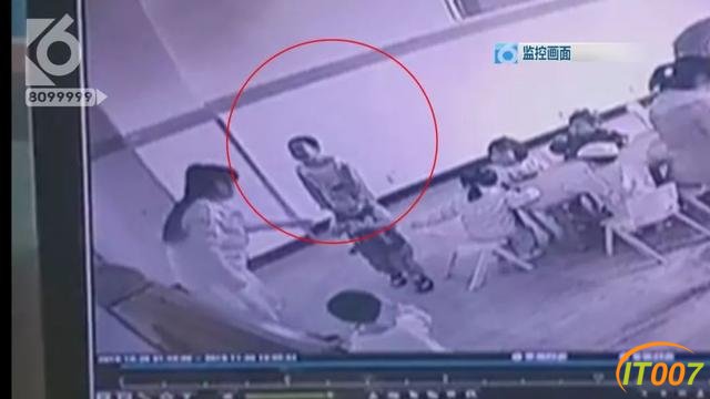 “老师不要打不要打”三岁幼儿晚上噩梦惊醒！家长多次发现手脚淤青-7.jpg