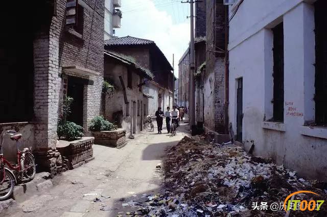 外国人拍摄80年代的昆明，再回首已是满满的回忆-8.jpg