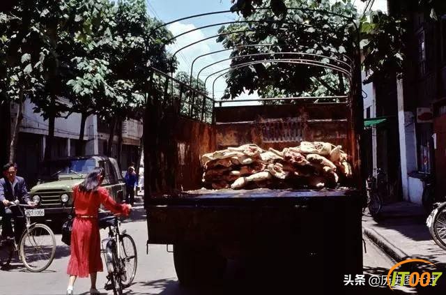 外国人拍摄80年代的昆明，再回首已是满满的回忆-12.jpg