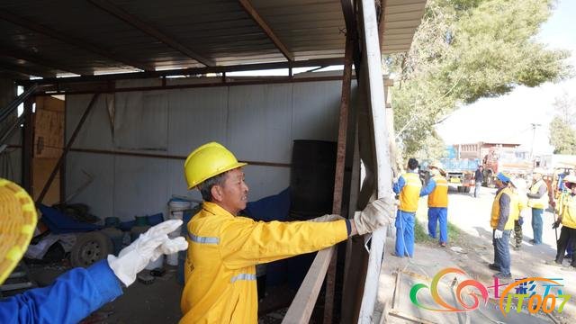 路地联动 沪昆铁路昆明大板桥附近违章建筑被拆除-3.jpg
