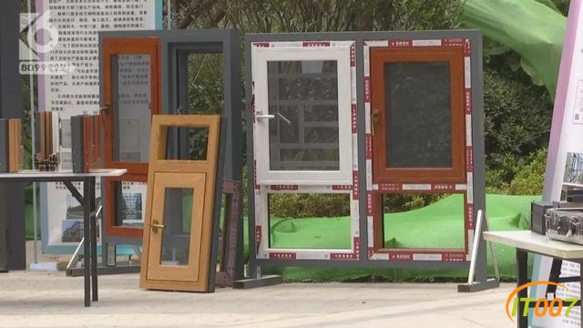无证闯小区和保安大打出手！装修工人：他们想垄断装修市场-6.jpg