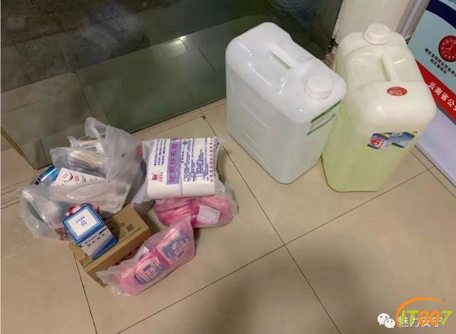 安宁也出现了放下口罩消毒液就跑的人 温暖不处不在-3.jpg