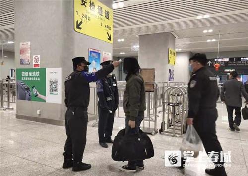 25万张地铁票已消毒！昆明地铁多措并举迎接春节收假-2.jpg