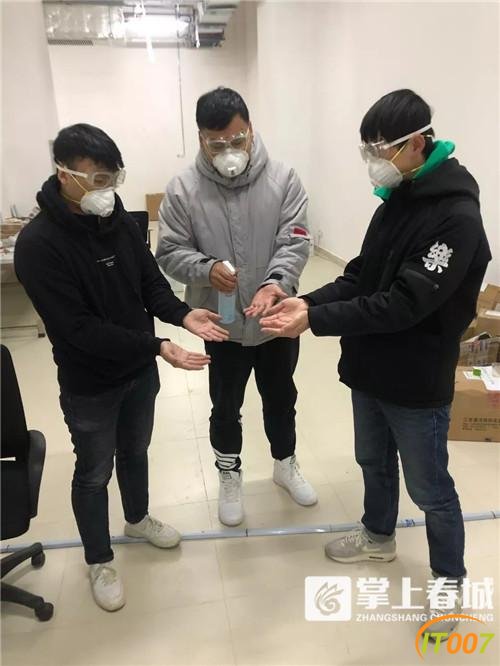 25万张地铁票已消毒！昆明地铁多措并举迎接春节收假-5.jpg