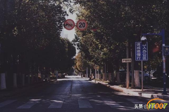 昆明年年都要经历“空城期”，但是今年再没人说“清净点才好”了-1.jpg