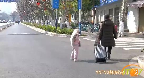 「条码服务」“有些车迟迟不来”昆明部分公交线路恢复运营，跨站停靠，市民出门前要查询-1.jpg