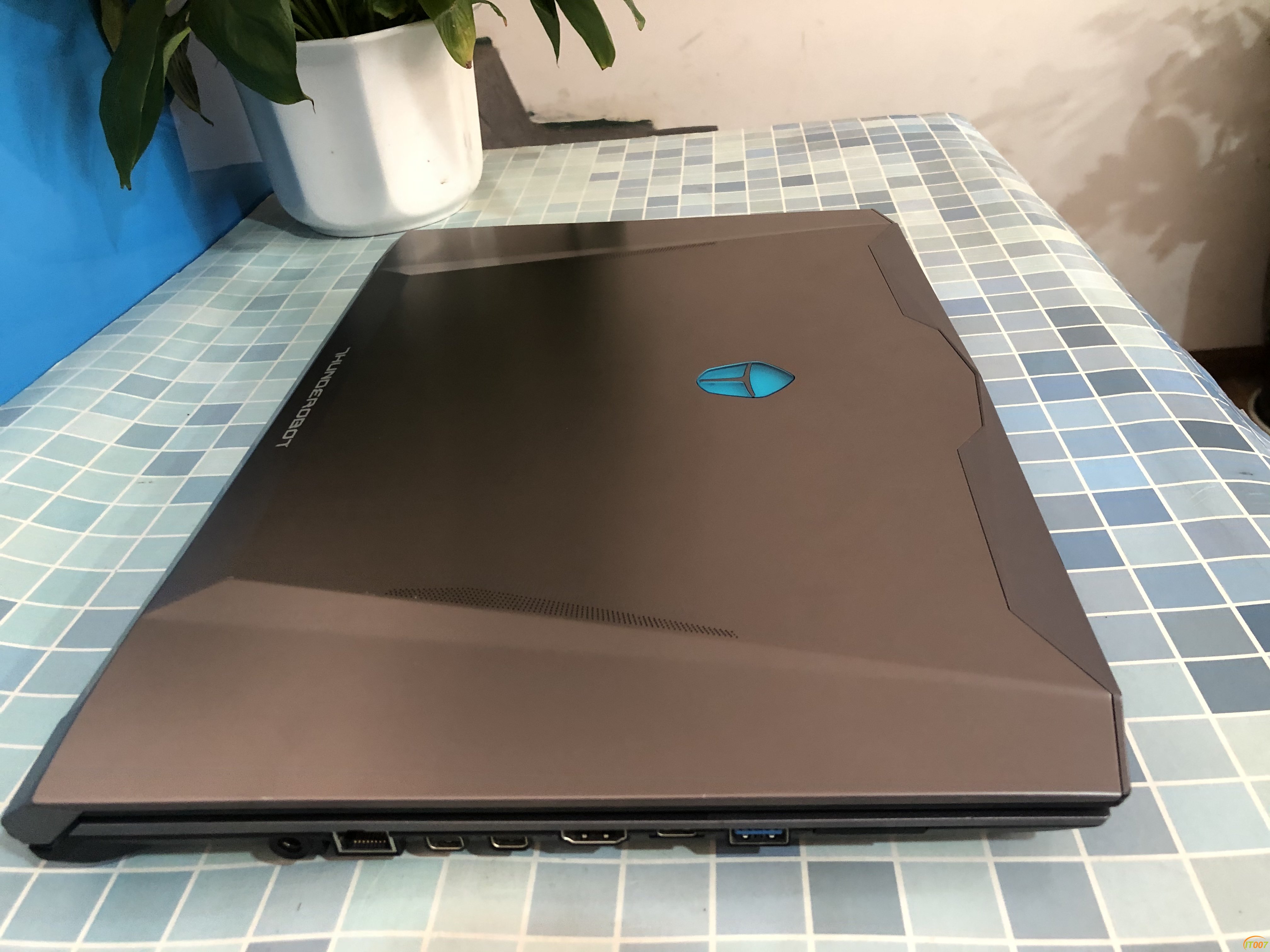 雷神911游戏笔记本i78750独立1050ti全套齐全9新