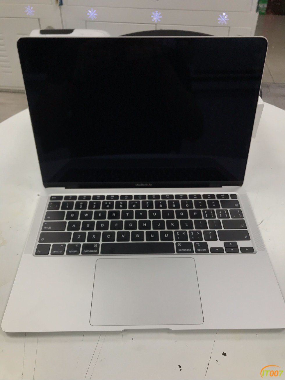苹果笔记本macbookair13寸2020款8g256
