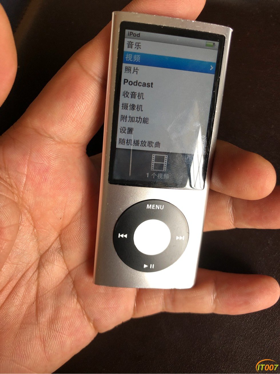 141519kcr8bt19cun27555.jpg