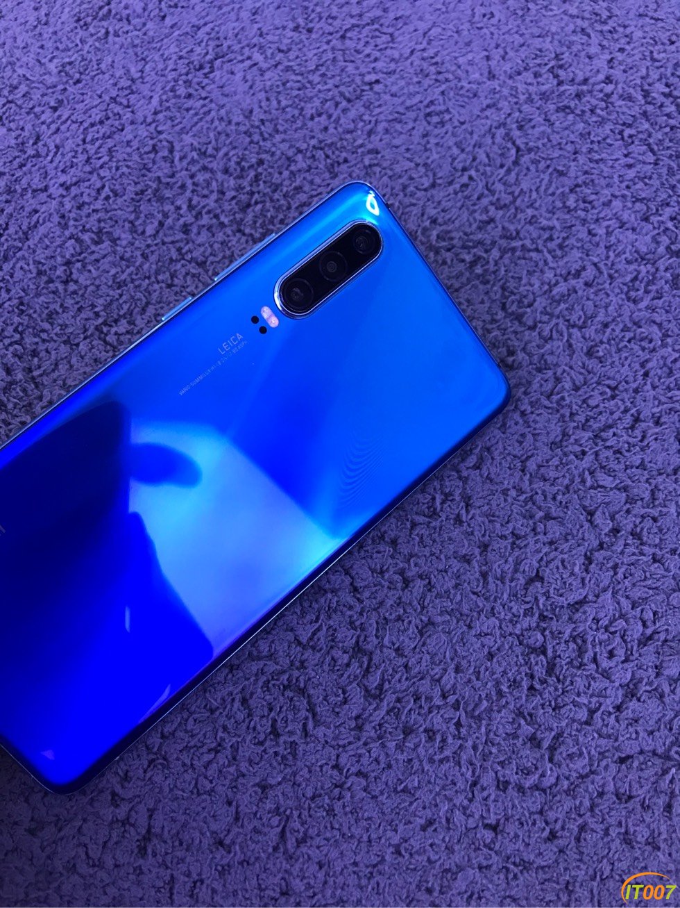 手机通讯1300一口价捡漏的来华为p30864g全网通版宝石蓝换过屏没指纹