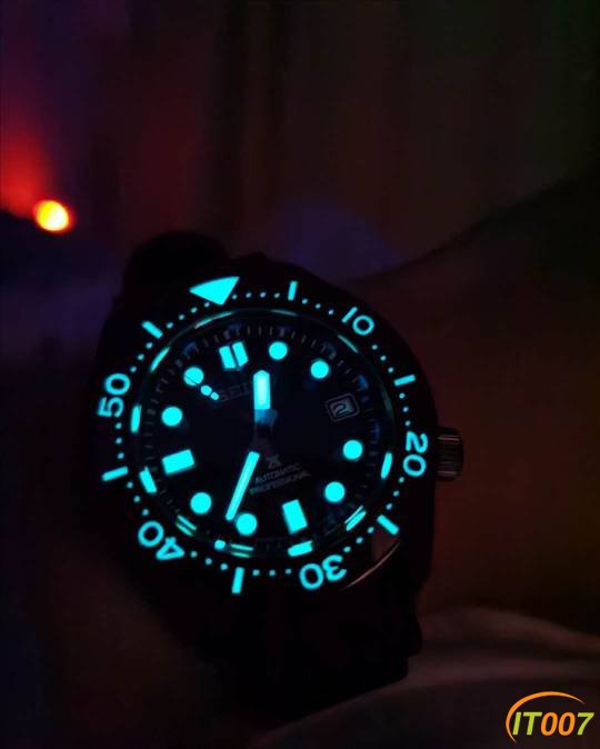 142040w2b1rh76183f71hq.jpg