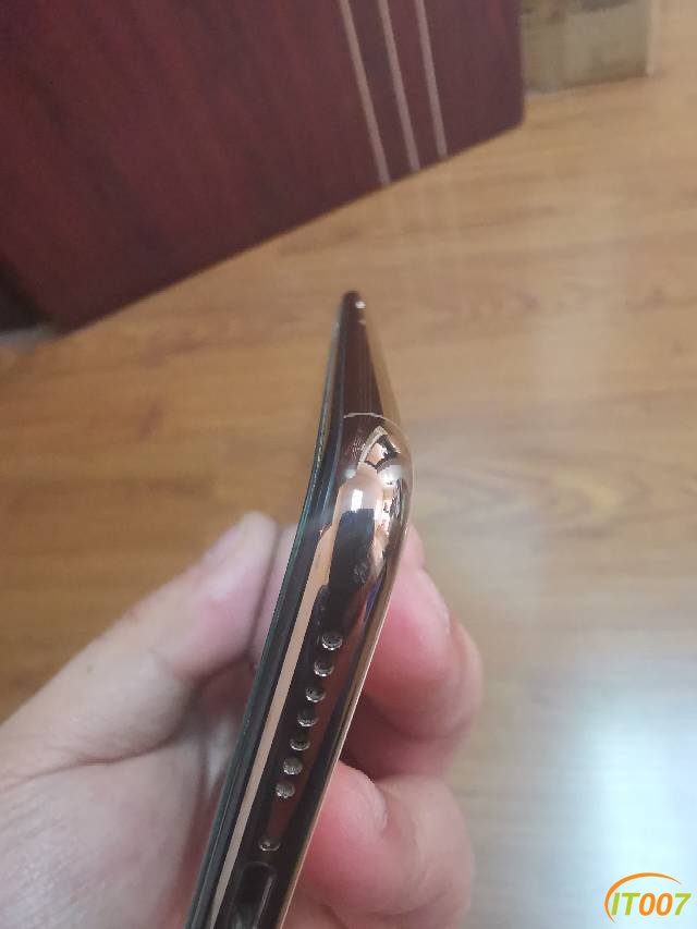 114003q0oncc94on494t49.jpg