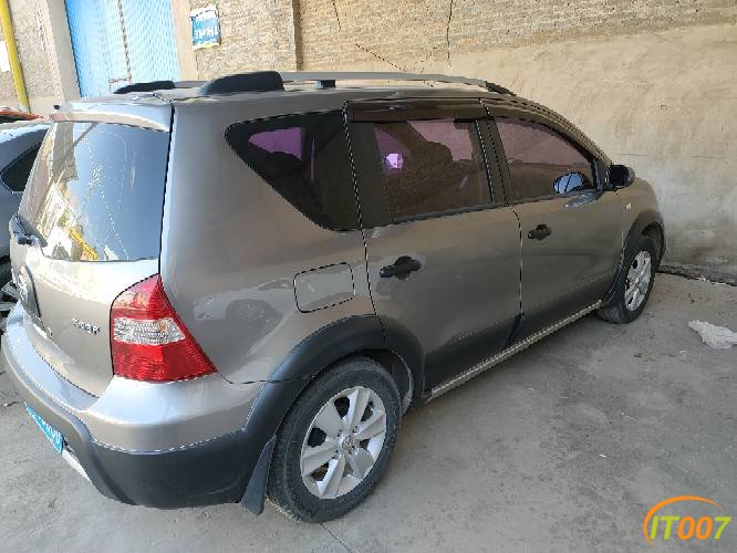 2011年手动挡尼桑骊威出售