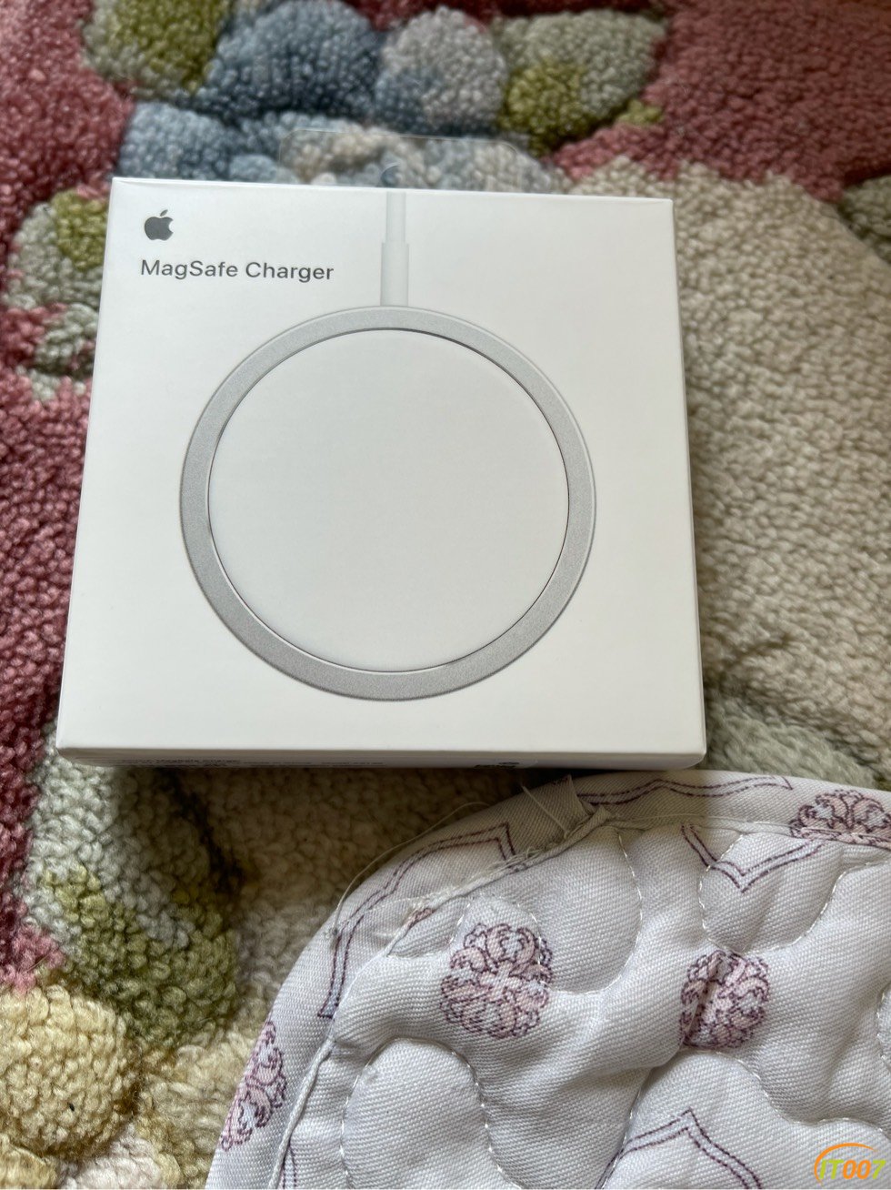 苹果magsafe无线充电器,15瓦