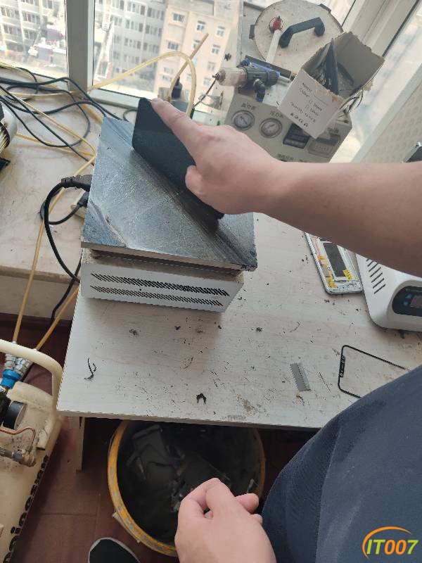 111000f1lq5cyjk5m5l549.jpg