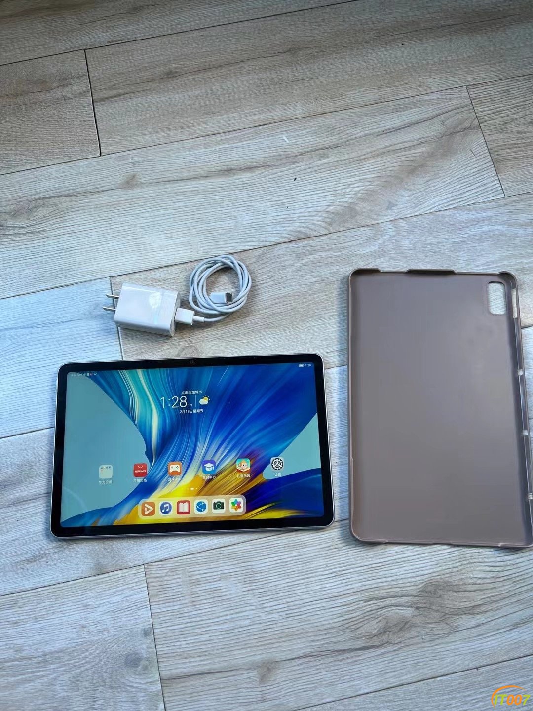 三台平板电脑两台插卡5g网络的一台苹果mini6