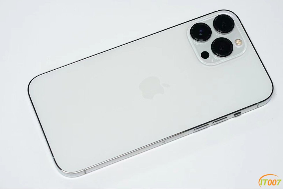 163725l79izdokbwuk9w74.jpg