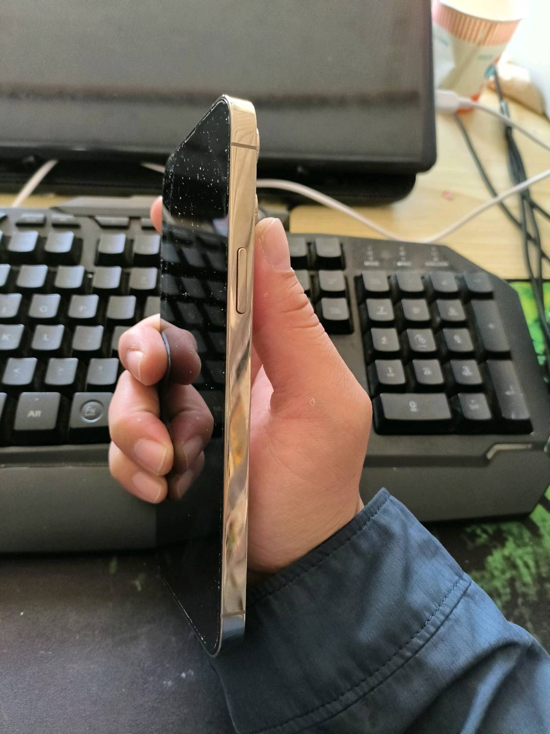 114324pyyuo6esvhuz0o3s.jpg