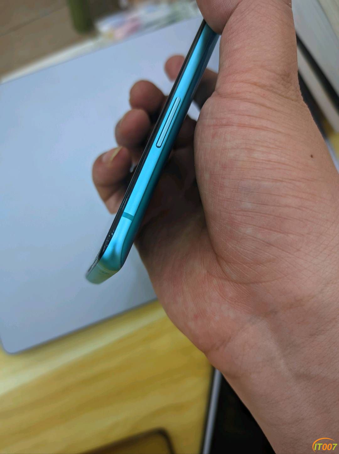 182035c94c0wnkjjczc00b.jpg