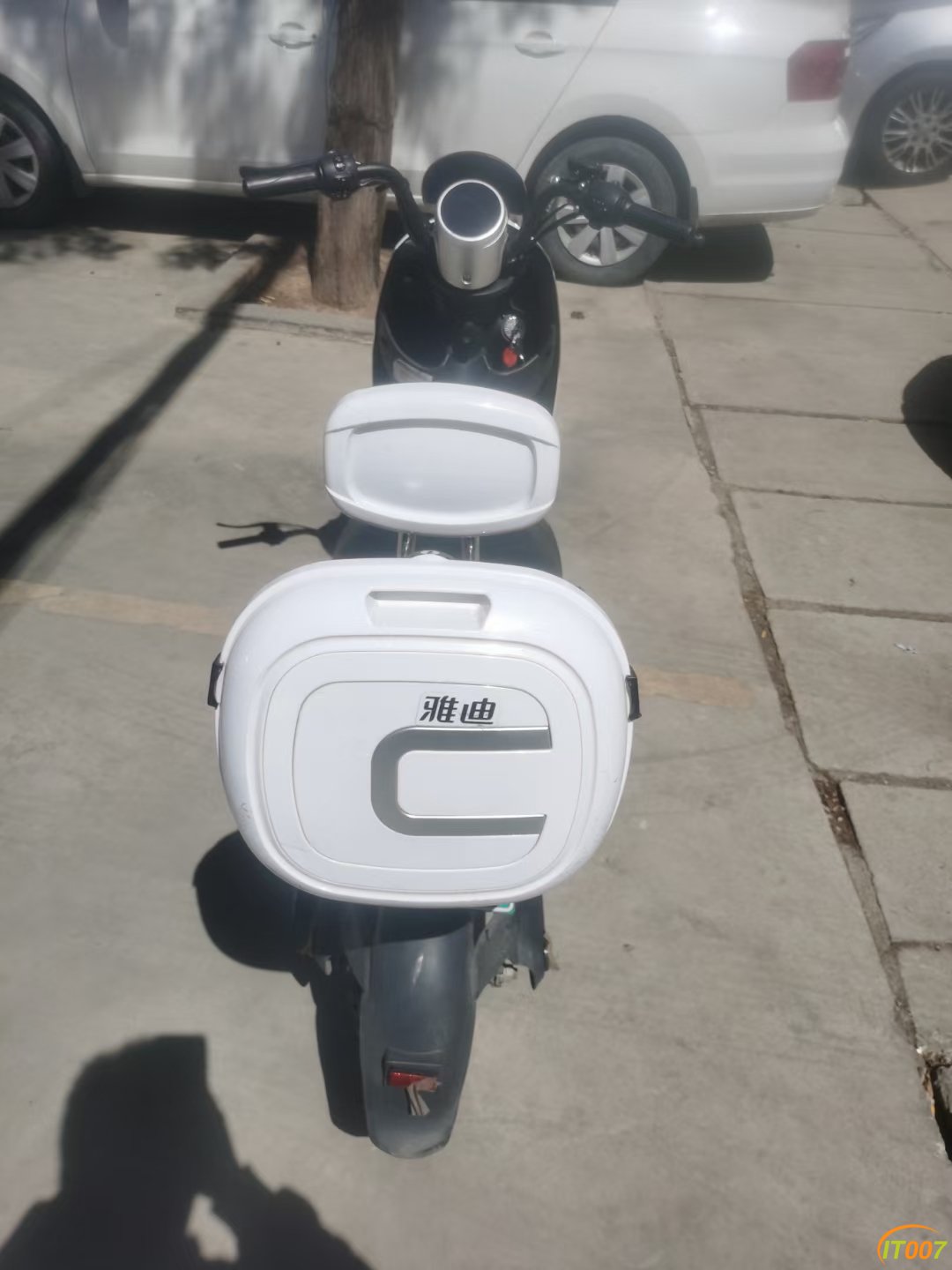9成新新国标雅迪电动车_电池48v24a跑50公里以上没问题1666出 _ 交易