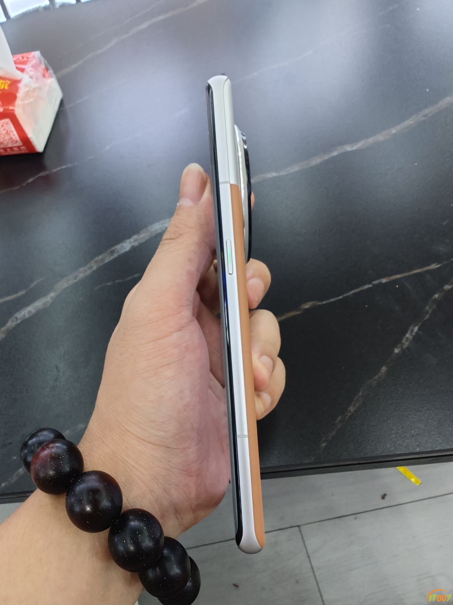 201937pni8idgtgxfogfff.jpg